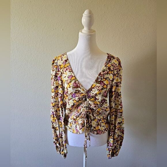 NWT Sanctuary V-Neck Cropped Blouse With Drawstring Medium - Picture 3 of 9